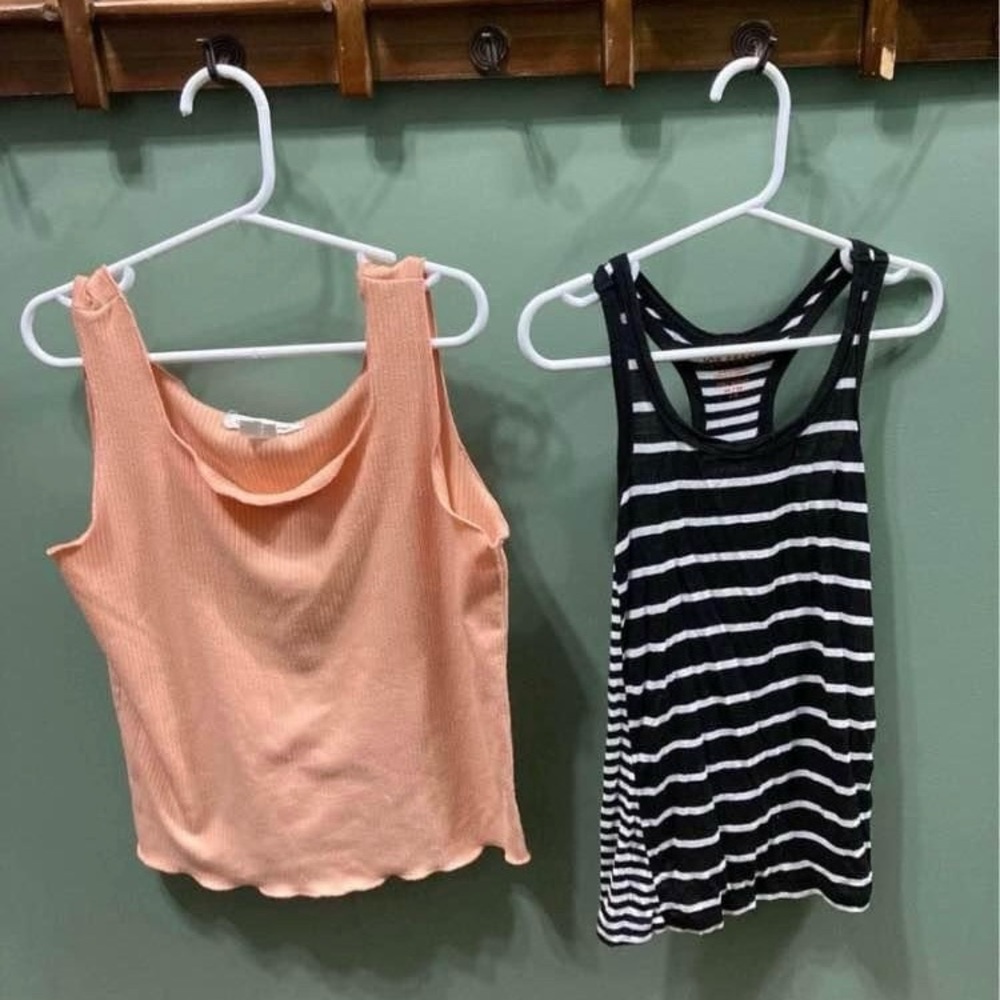 Girls Tanks - size Xs